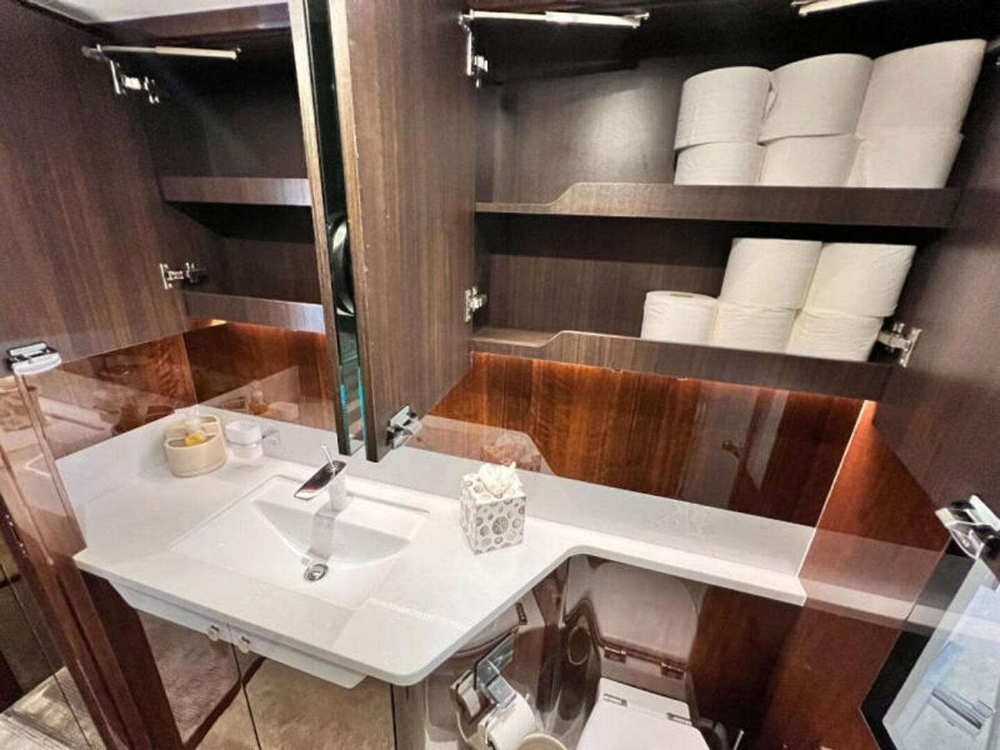 2020 Fairline Squadron