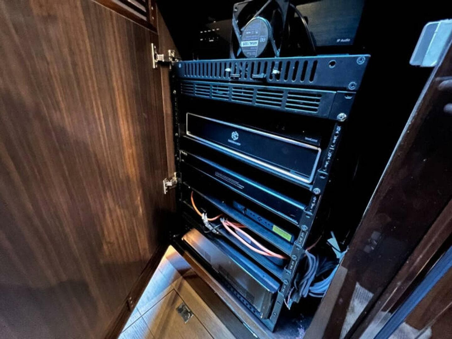 2020 Fairline Squadron