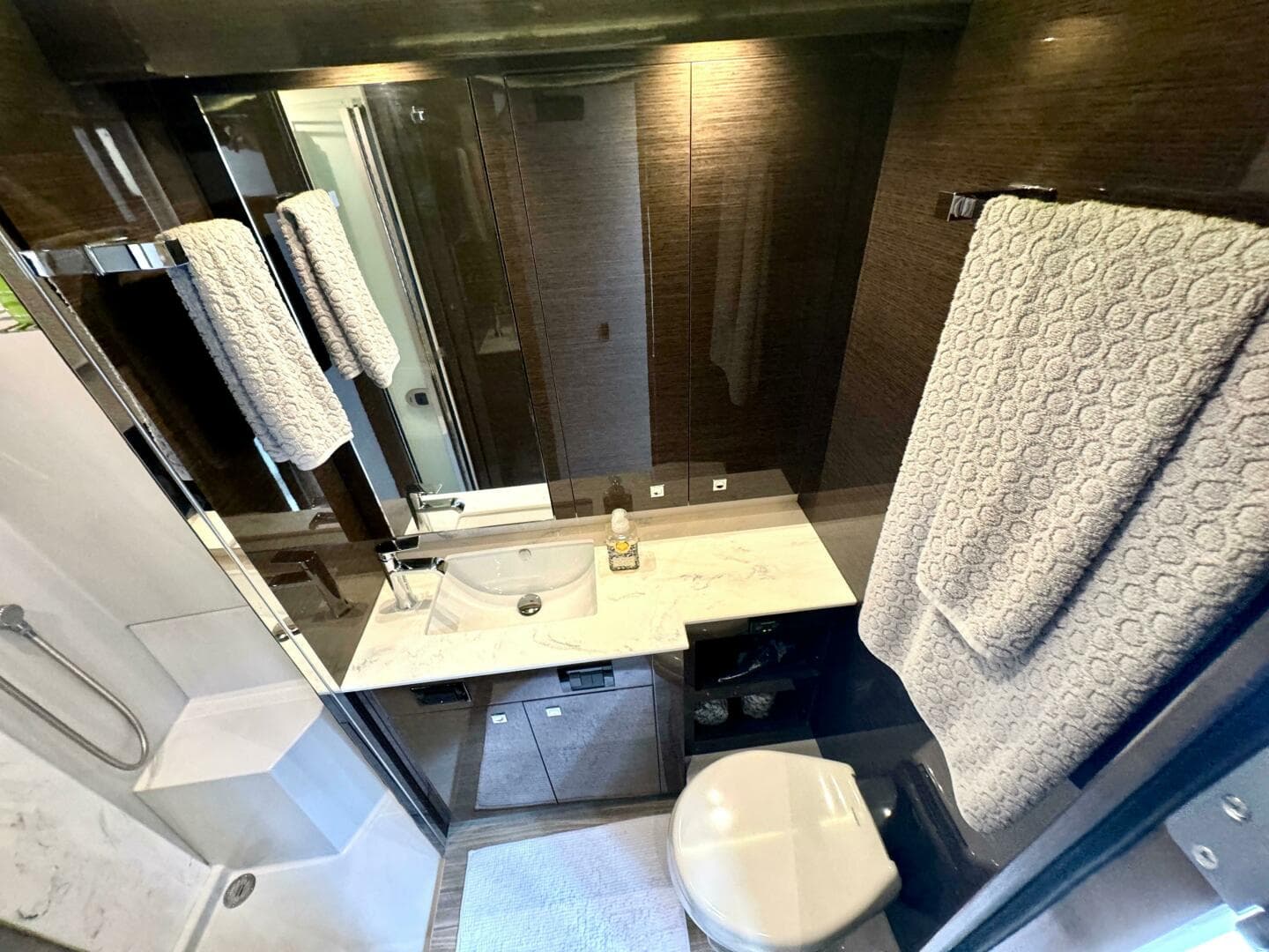 2020 Cruisers Yachts 50 Cantius