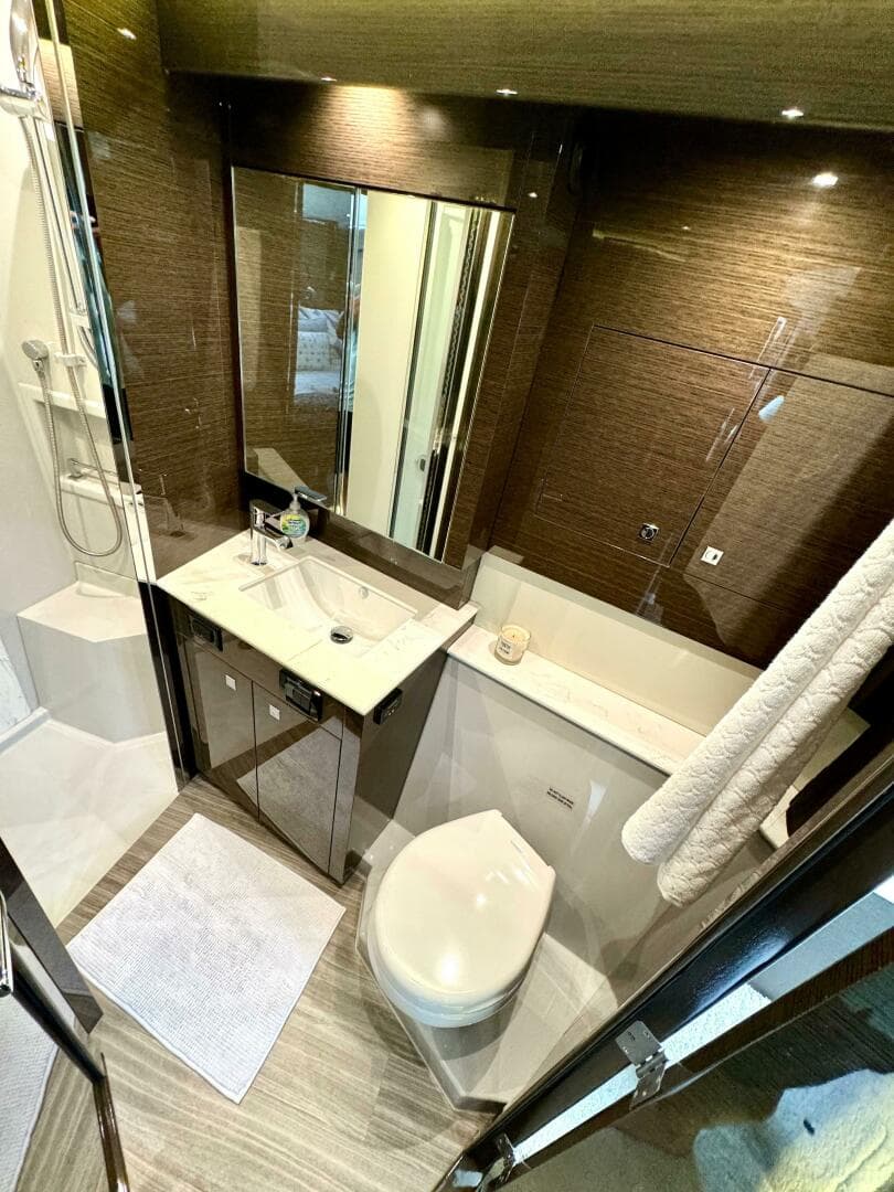 2020 Cruisers Yachts 50 Cantius