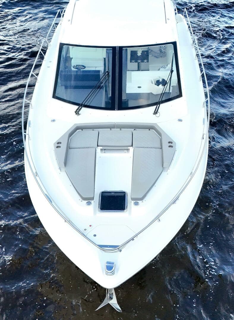 2020 Cruisers Yachts 50 Cantius