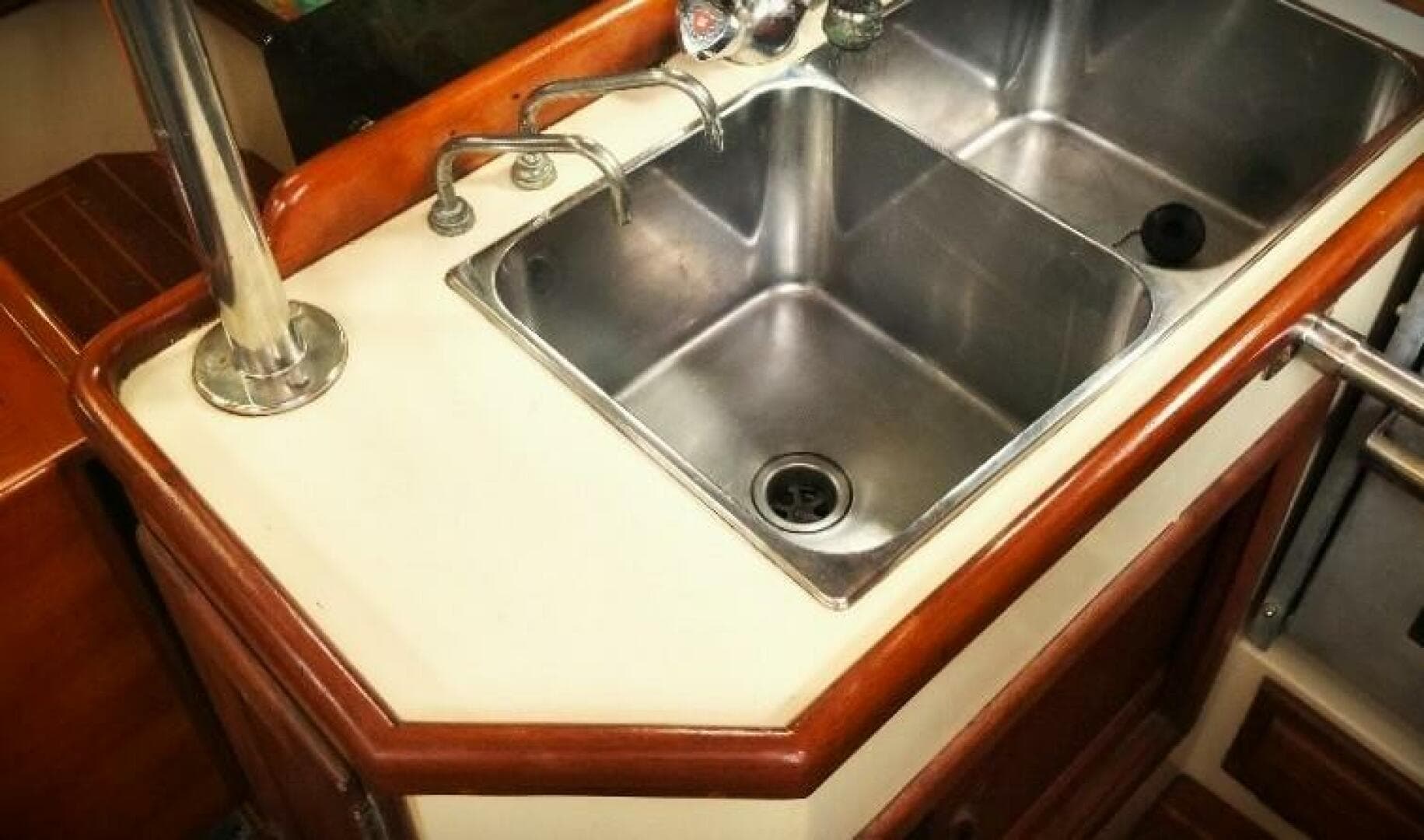 1995 Pacific Seacraft 37