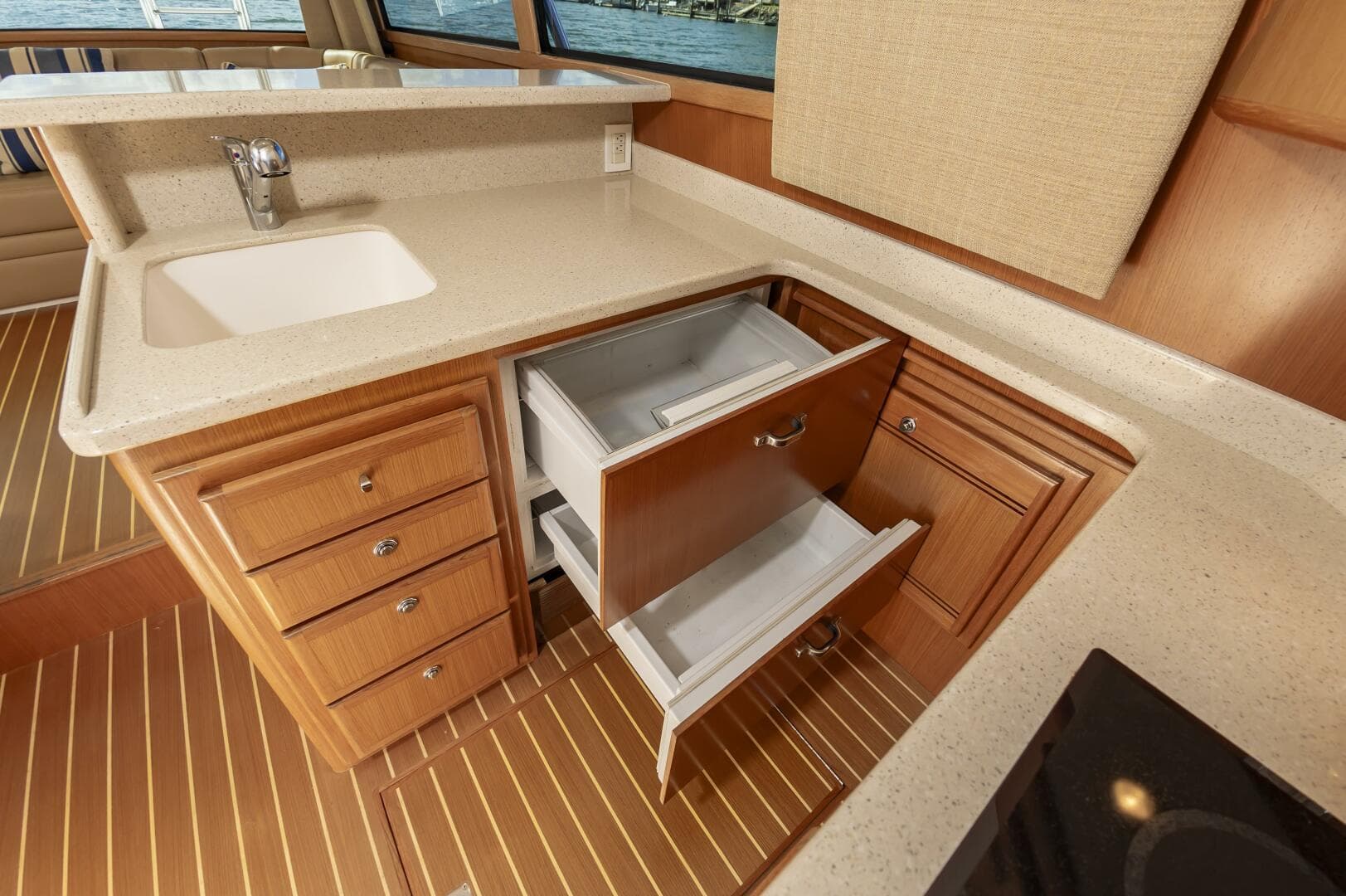 2008 Cabo 43 Convertible