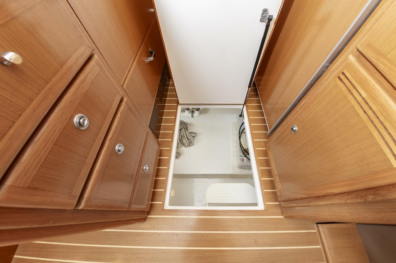 2008 Cabo 43 Convertible