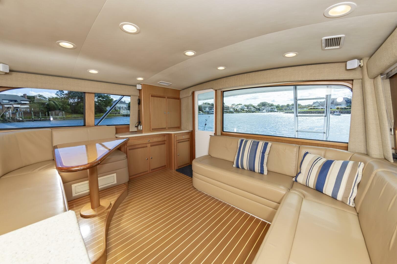 2008 Cabo 43 Convertible