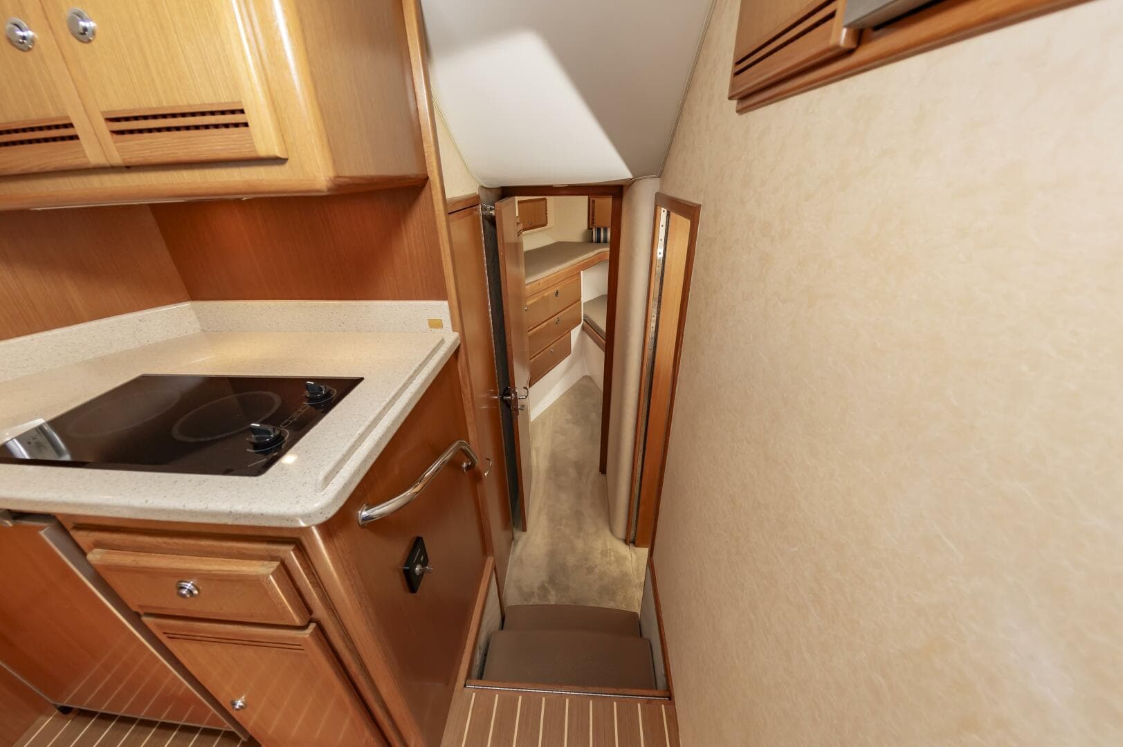 2008 Cabo 43 Convertible