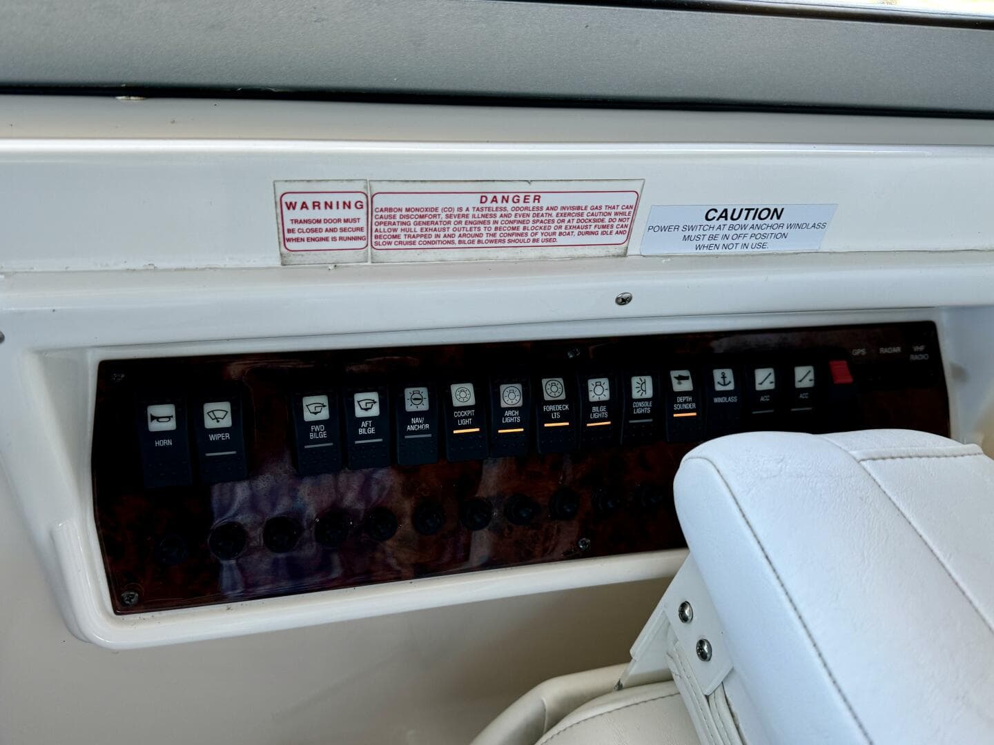 2006 Regal 3360 Window Express