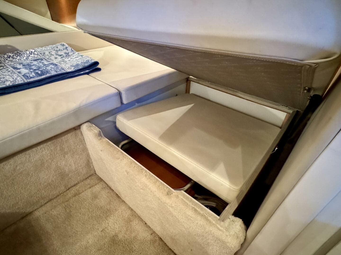 2006 Regal 3360 Window Express