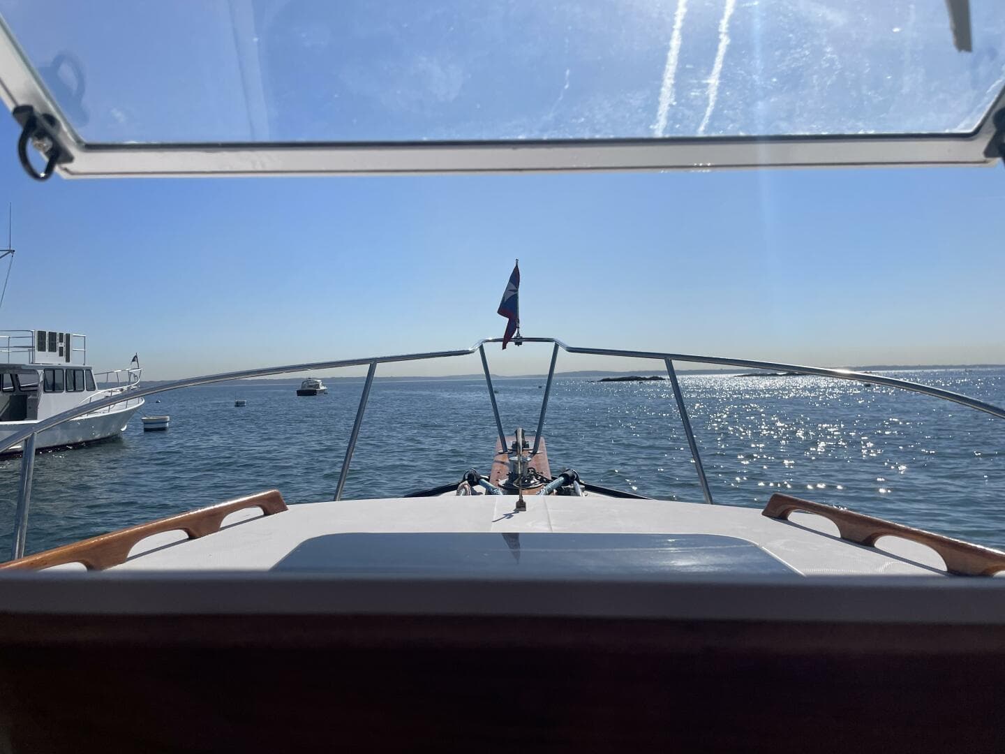 24 Ellis 28 Windshield Looking Forward