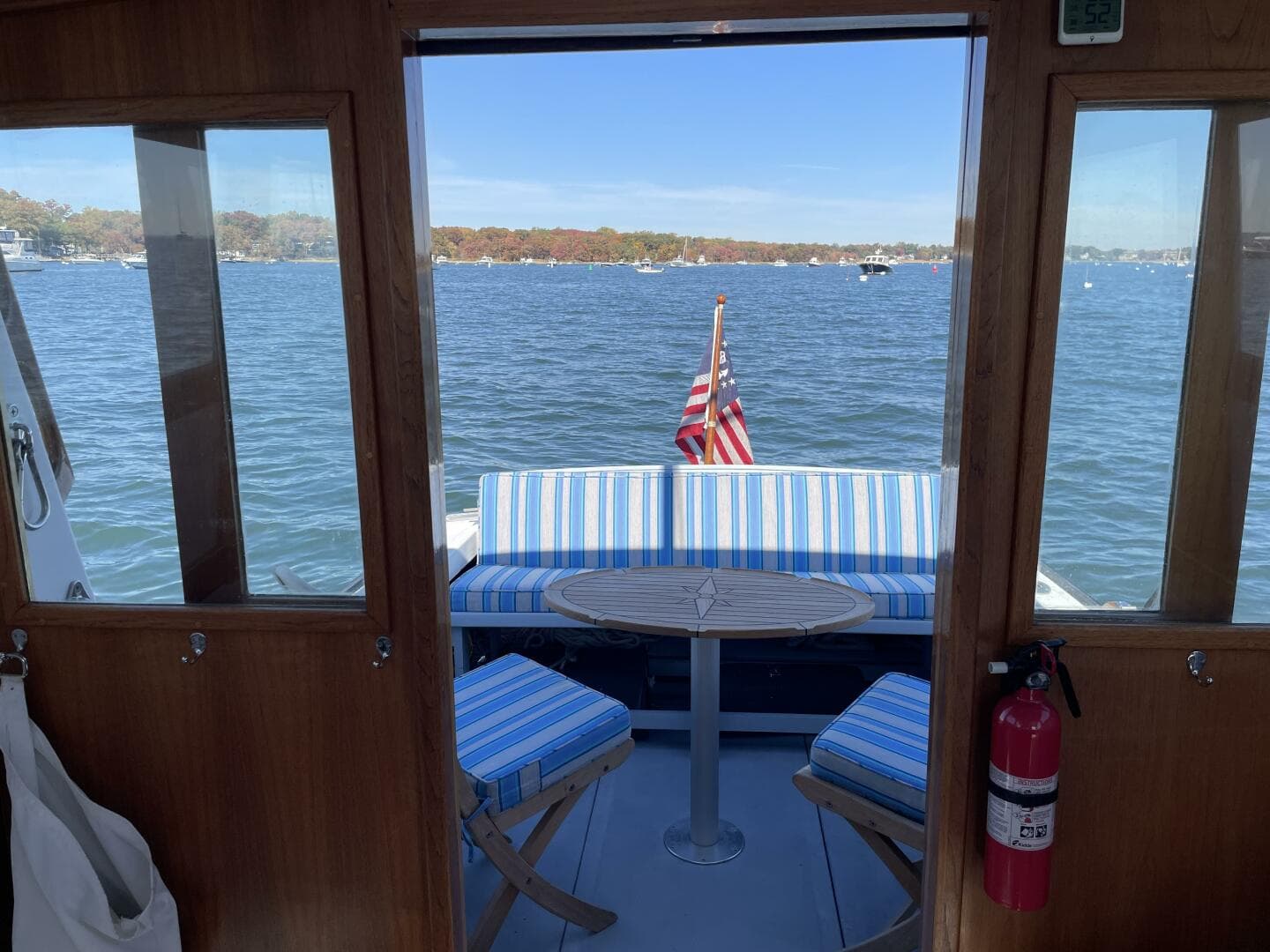 7 Ellis 28 Aft Deck Through Sliding Doors