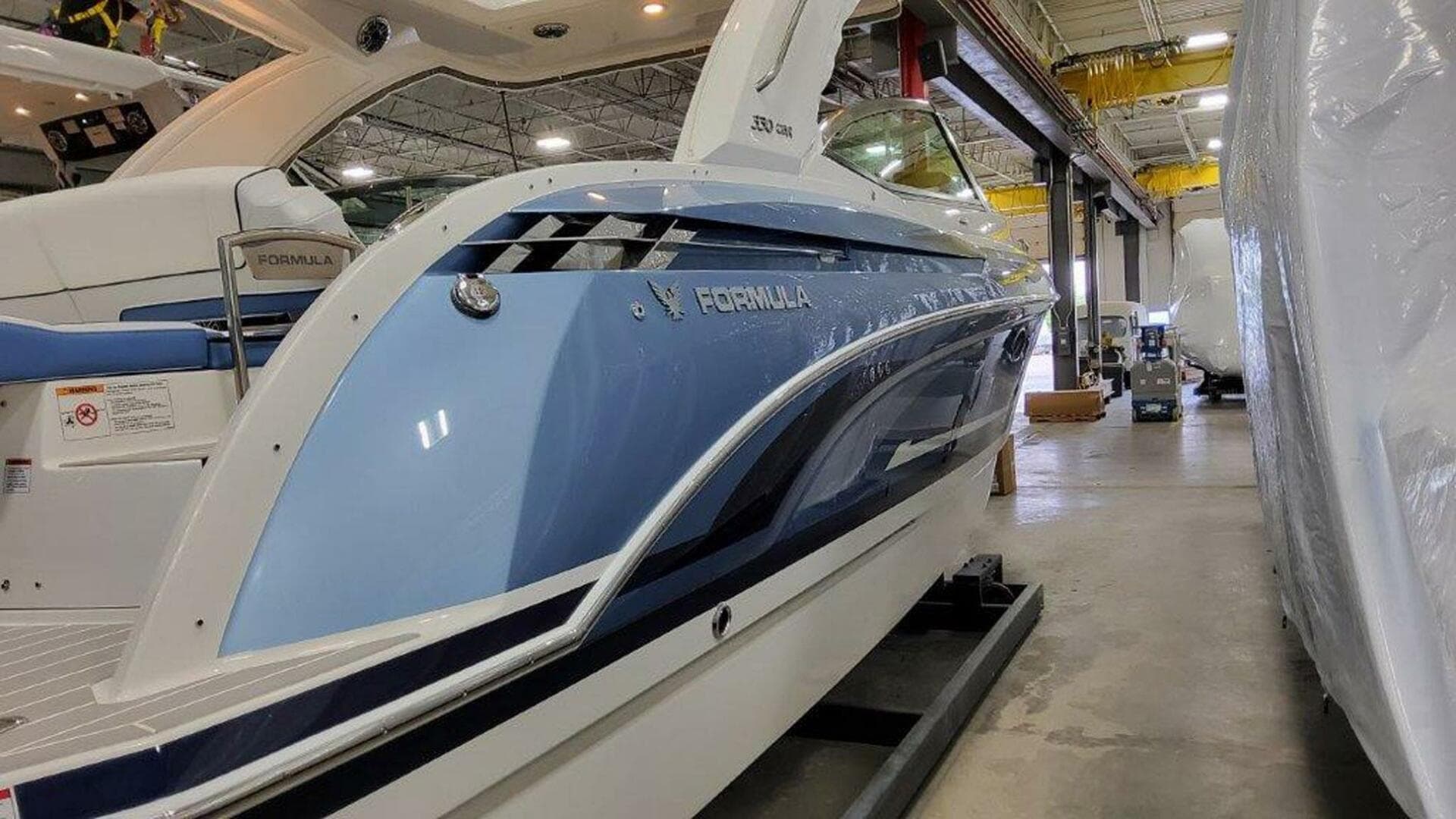 2025 Formula 330 Crossover Bowrider