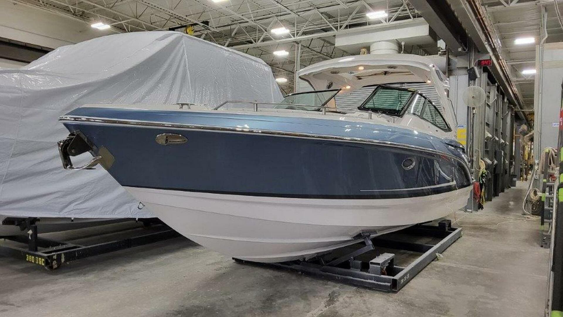 2025 Formula 330 Crossover Bowrider