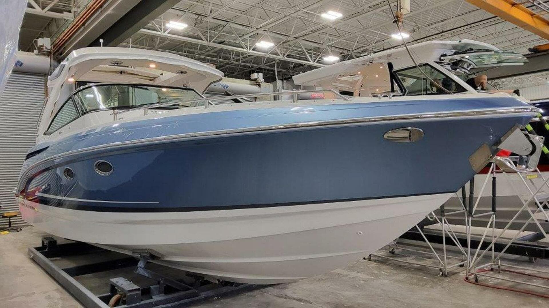 2025 Formula 330 Crossover Bowrider