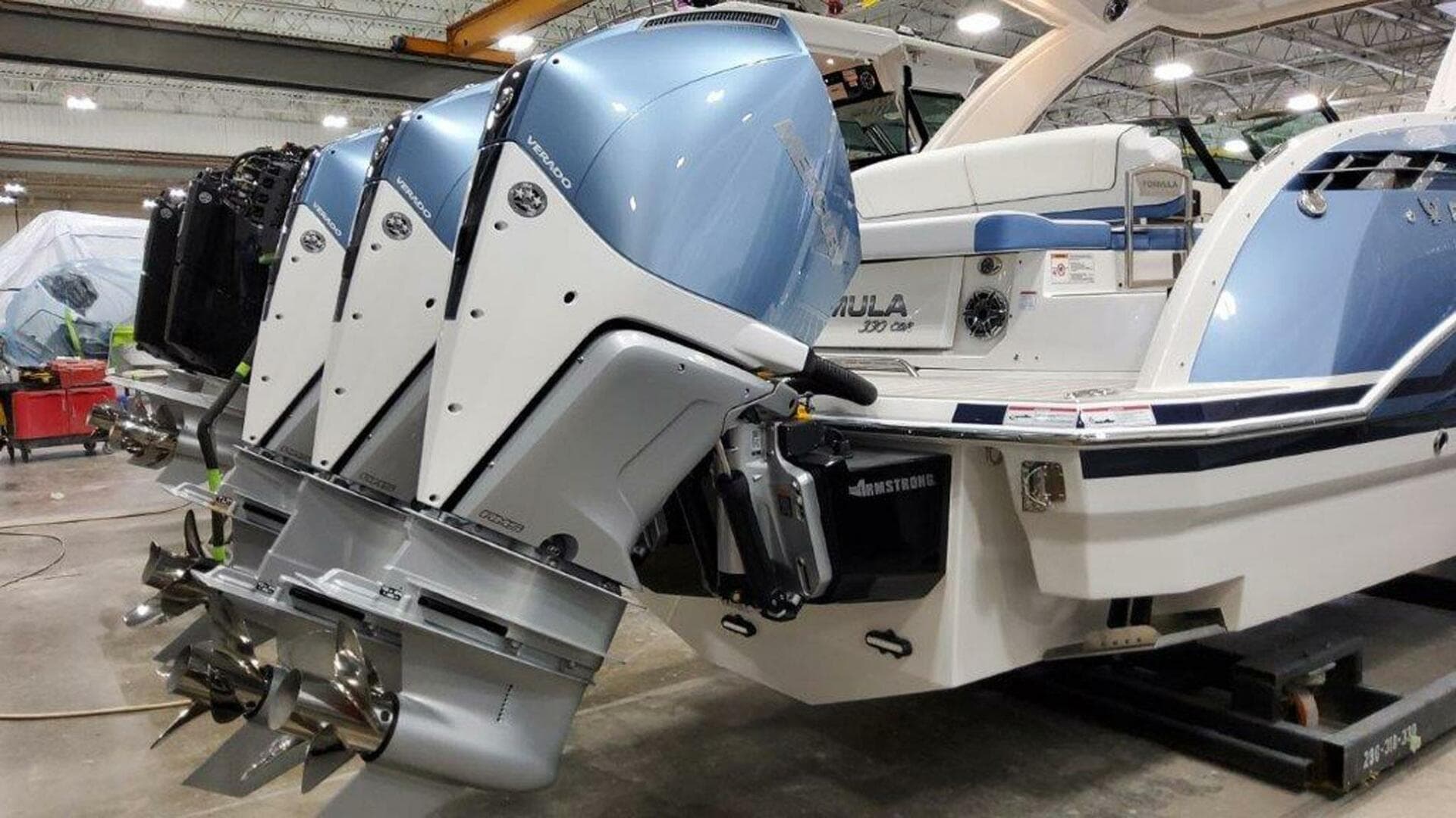 2025 Formula 330 Crossover Bowrider