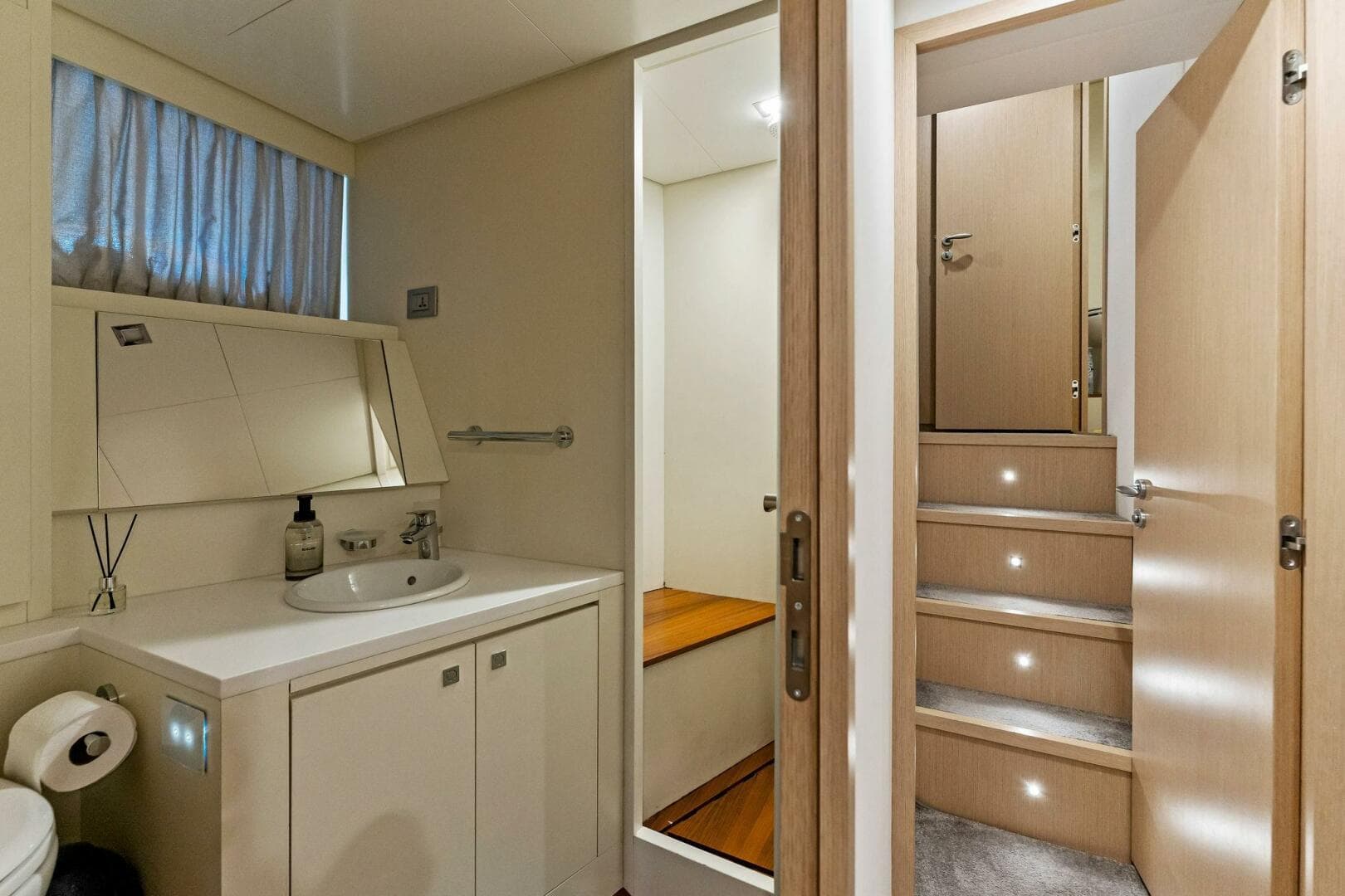 2024 Custom Line Navetta 33