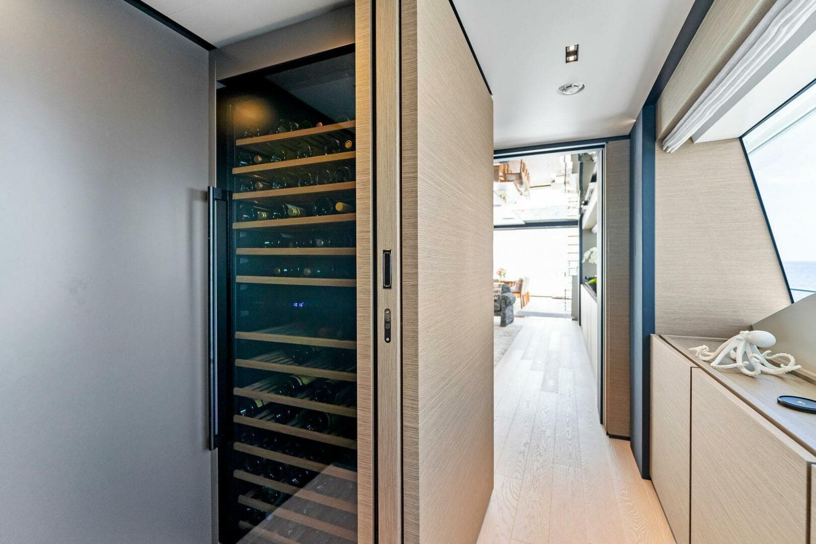 2024 Custom Line Navetta 33