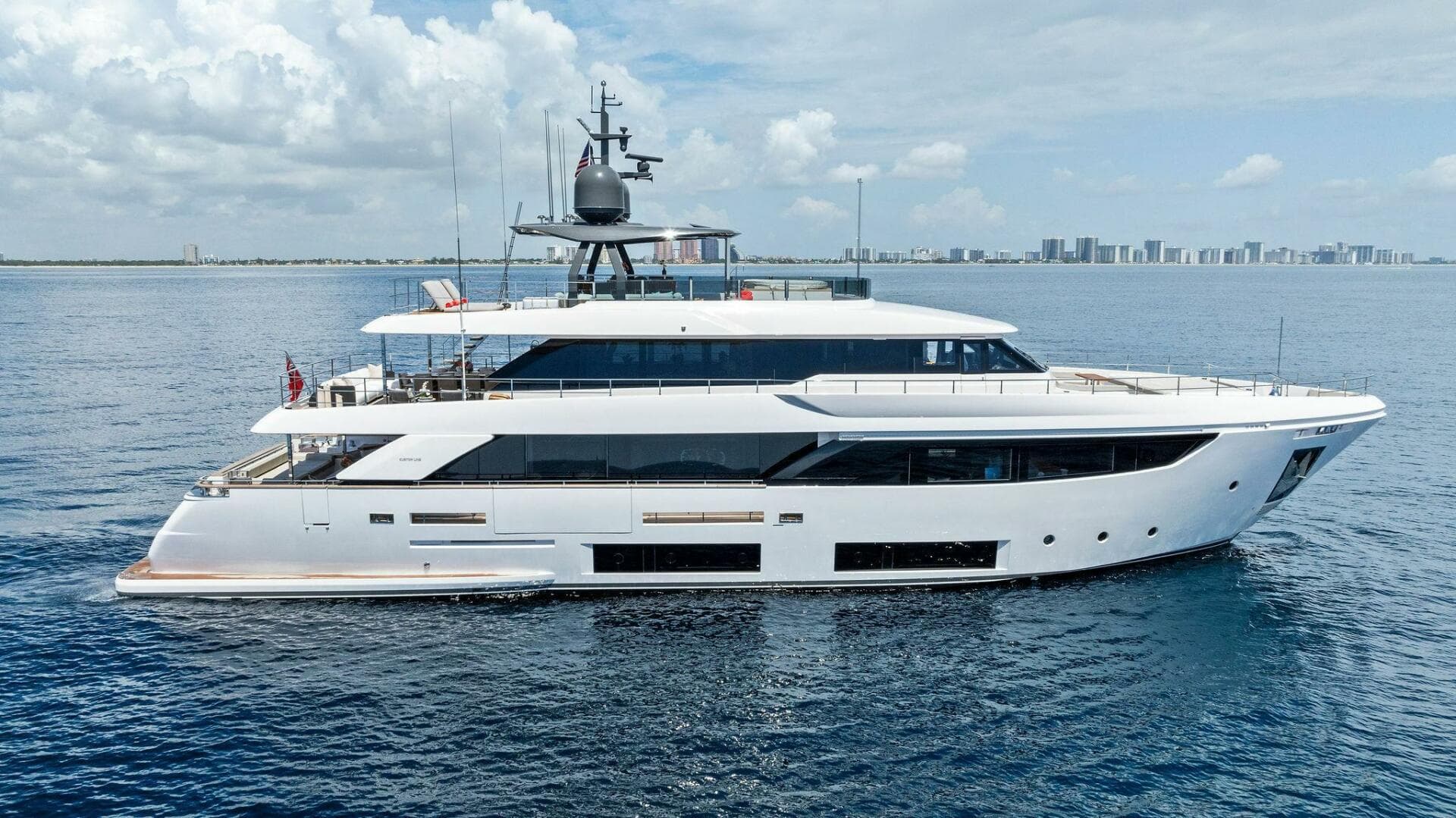 2024 Custom Line Navetta 33