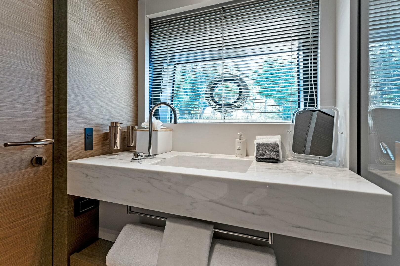 2024 Custom Line Navetta 33