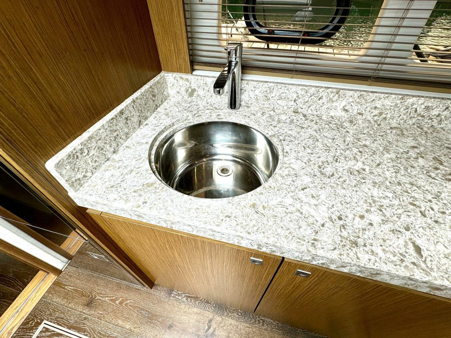 2017 Sea Ray 510 Sundancer