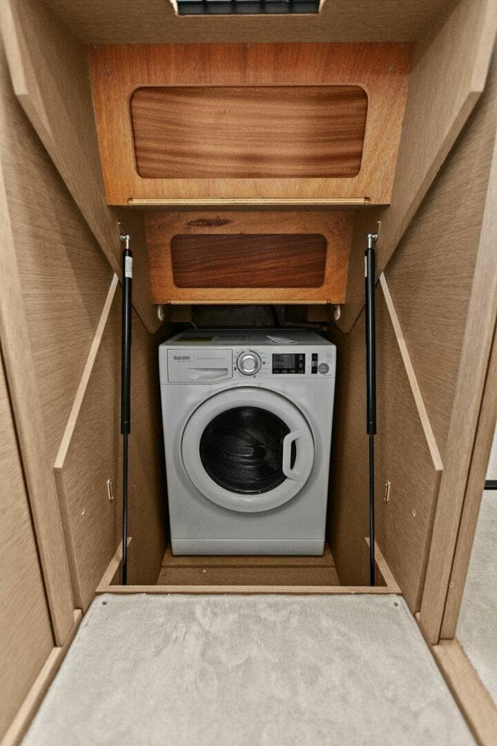 2022 Prestige 460 Flybridge - Brace Yourself Too -Washer/ Dryer