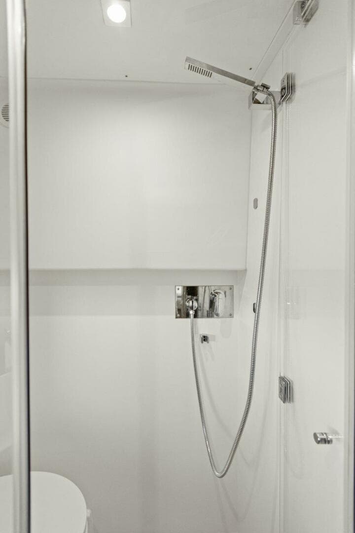 2022 Prestige 460 Flybridge - Brace Yourself Too -Guest Head