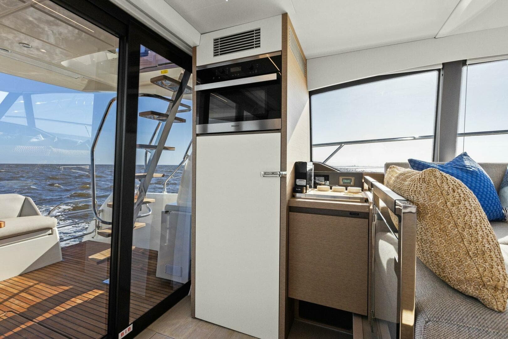2022 Prestige 460 Flybridge - Brace Yourself Too -Galley