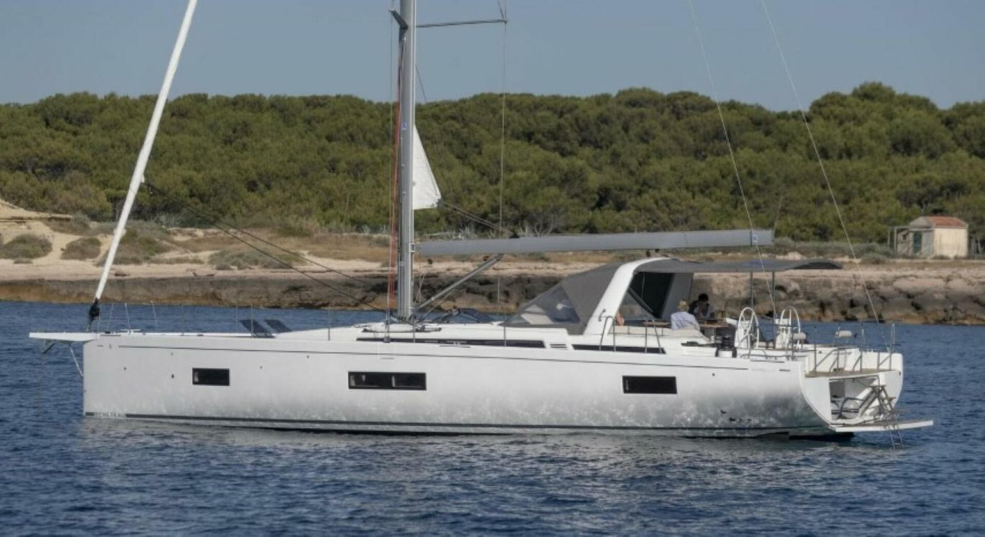 2025 Beneteau Oceanis Yacht 54