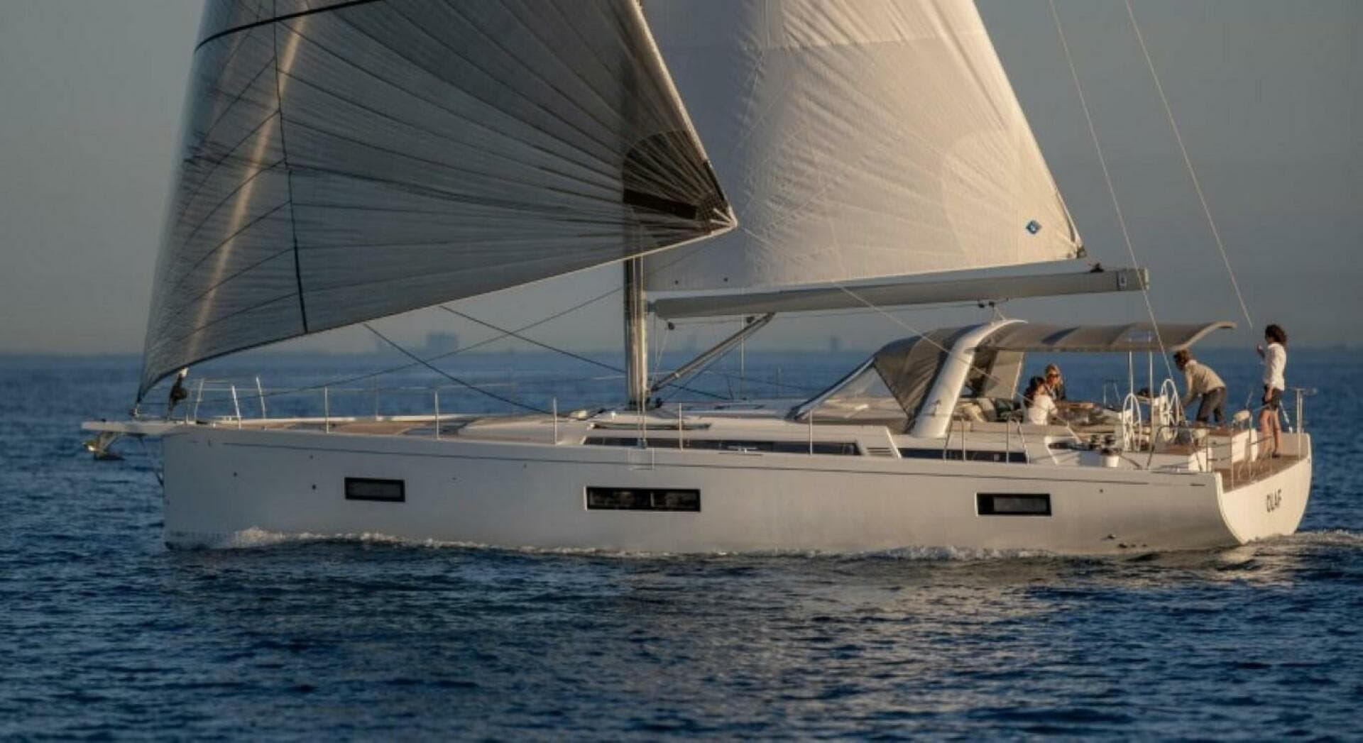 2025 Beneteau Oceanis Yacht 54