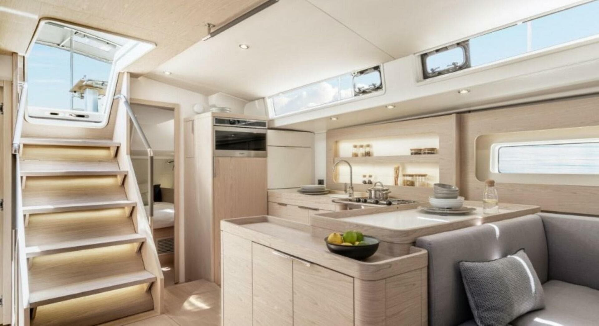 2025 Beneteau Oceanis Yacht 54