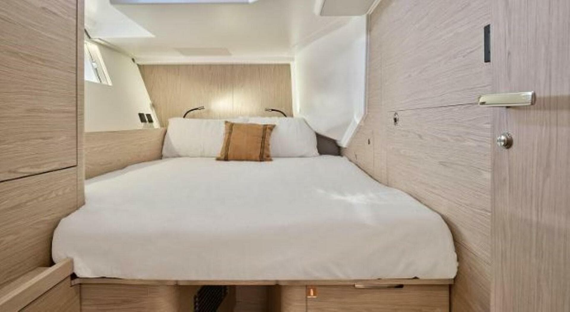 2025 Beneteau Oceanis Yacht 60