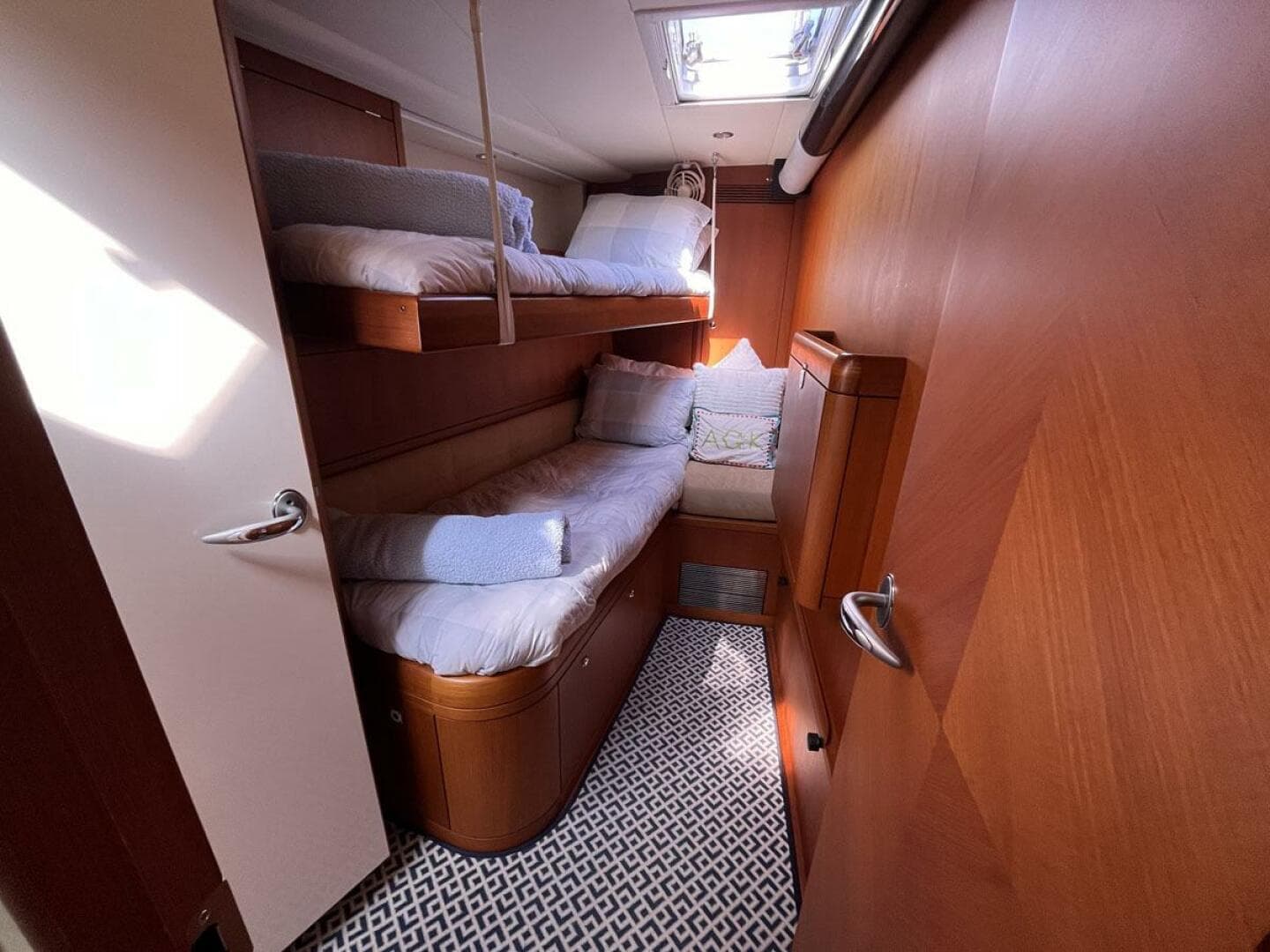 Port Guest Cabin