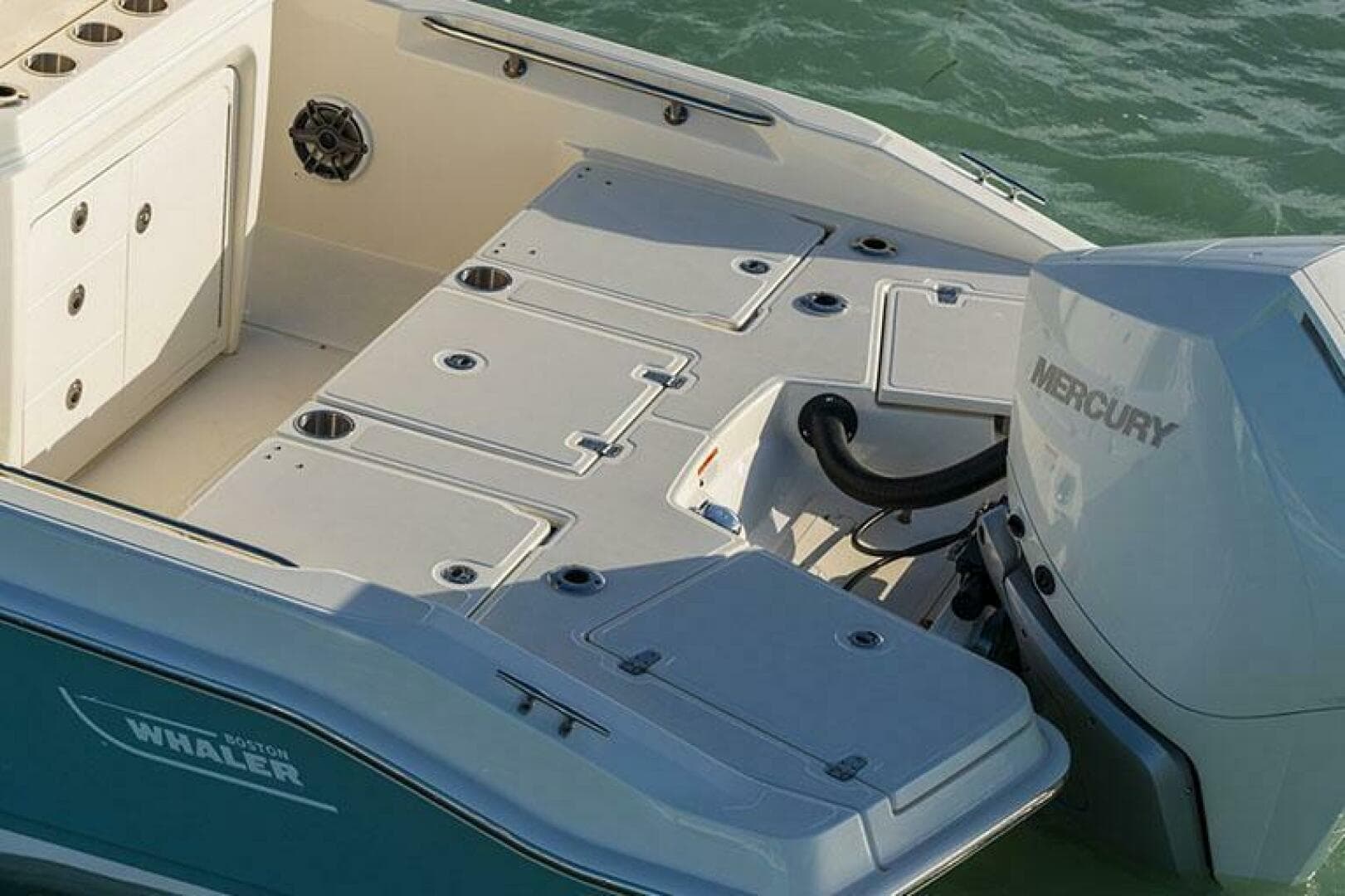 2022 Boston Whaler 250 Dauntless