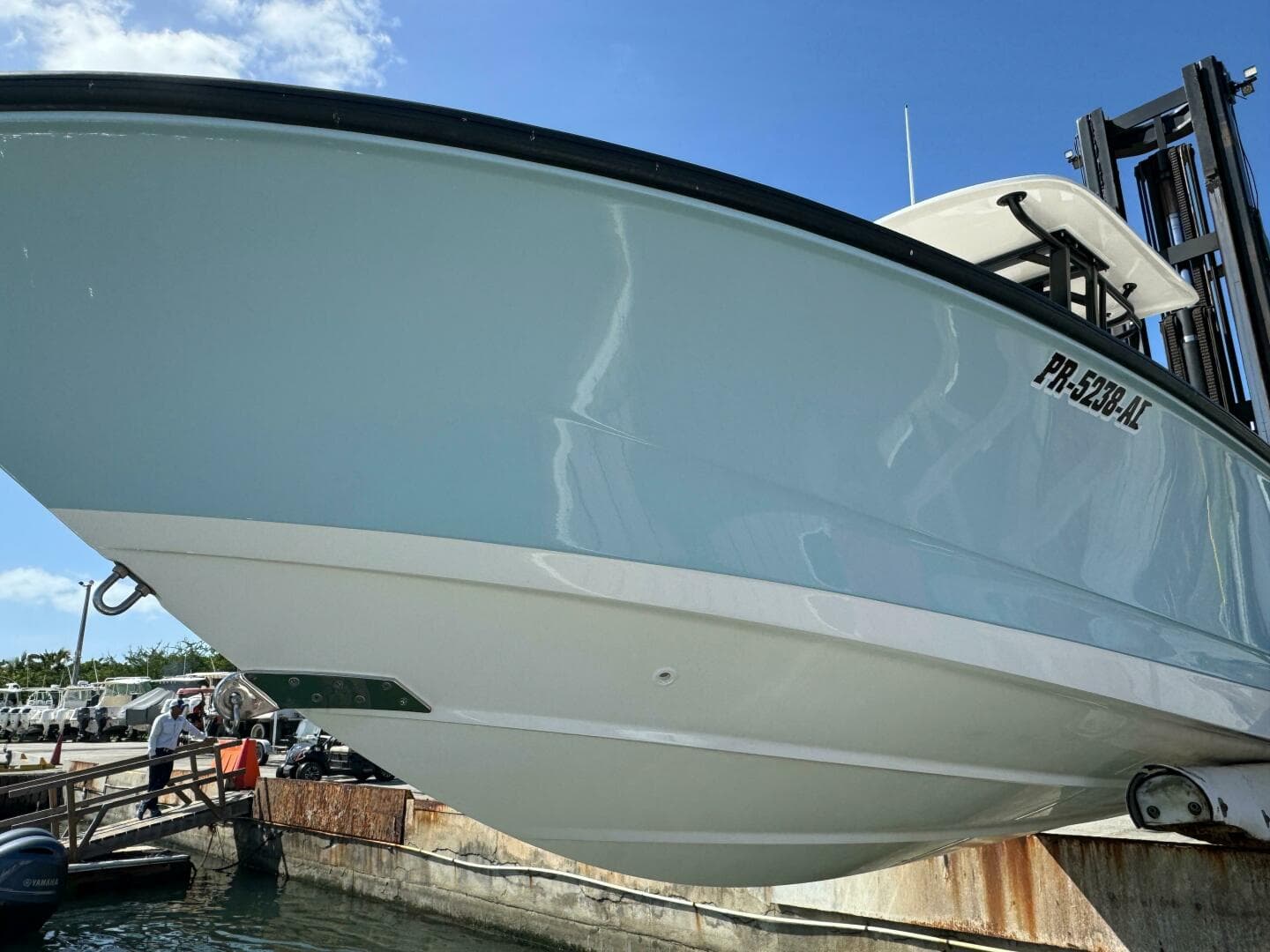 2022 Boston Whaler 250 Dauntless