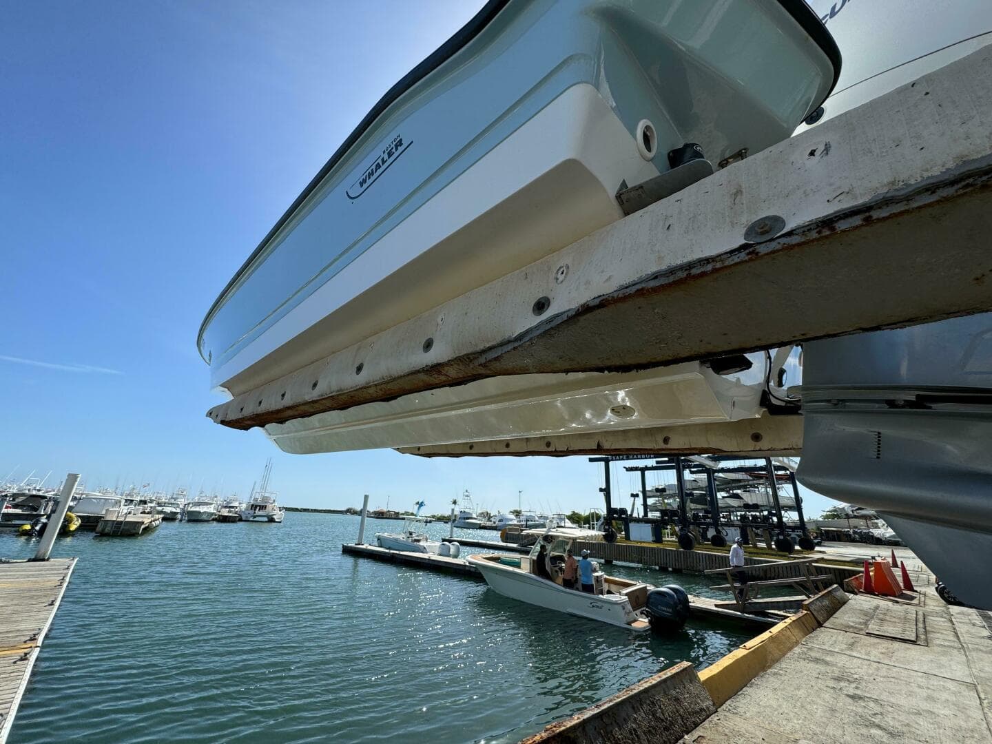 2022 Boston Whaler 250 Dauntless