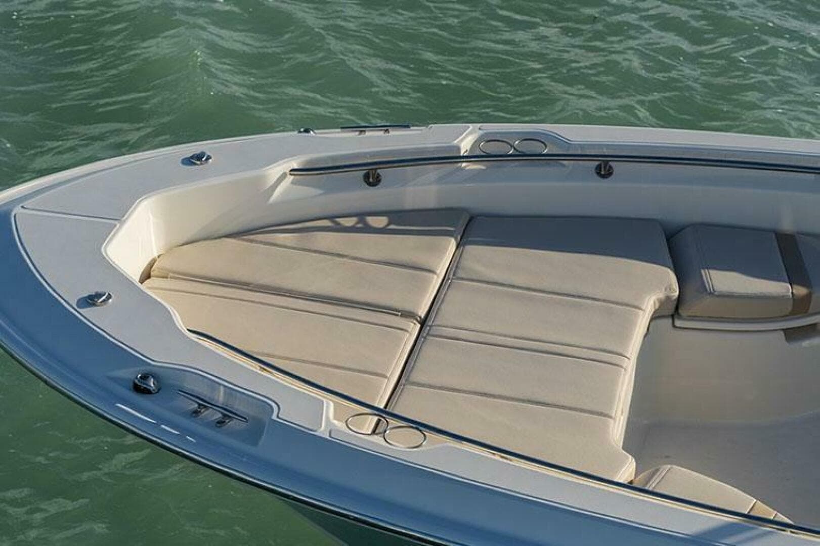 2022 Boston Whaler 250 Dauntless
