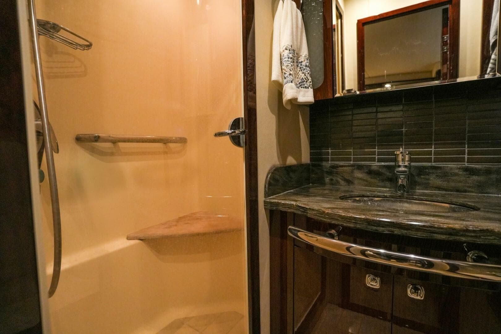 2013 Sea Ray 610 Sundancer