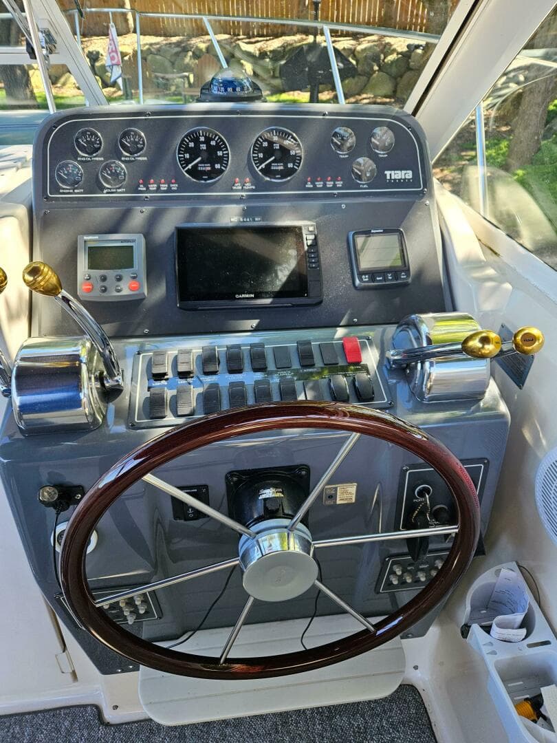 1997 Tiara Yachts 2900 Coronet