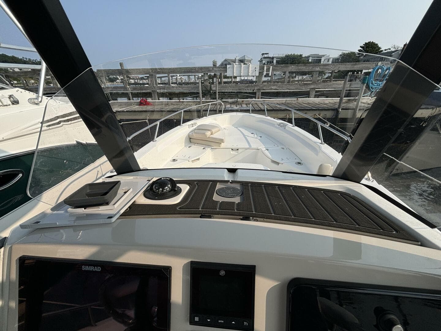 2023 Boston Whaler 250 Dauntless