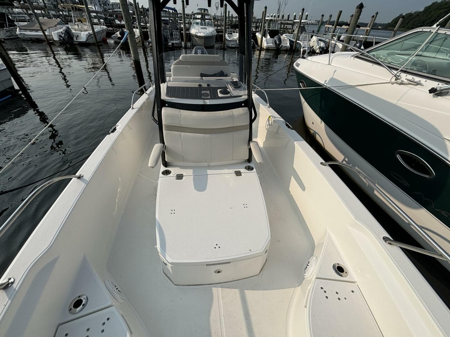 2023 Boston Whaler 250 Dauntless