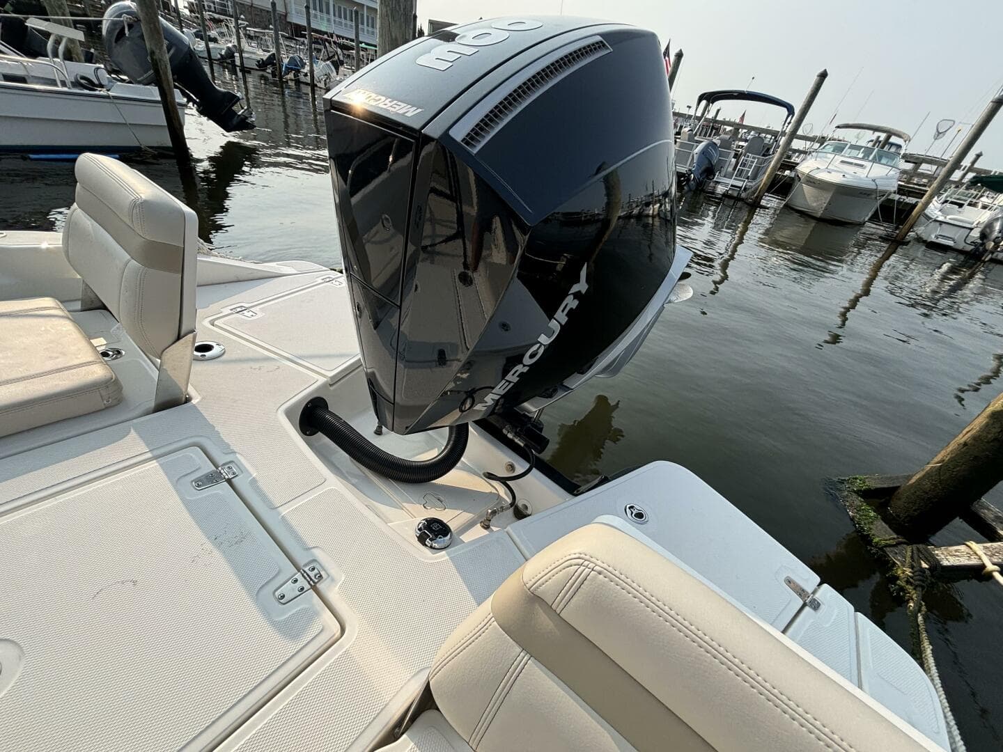2023 Boston Whaler 250 Dauntless