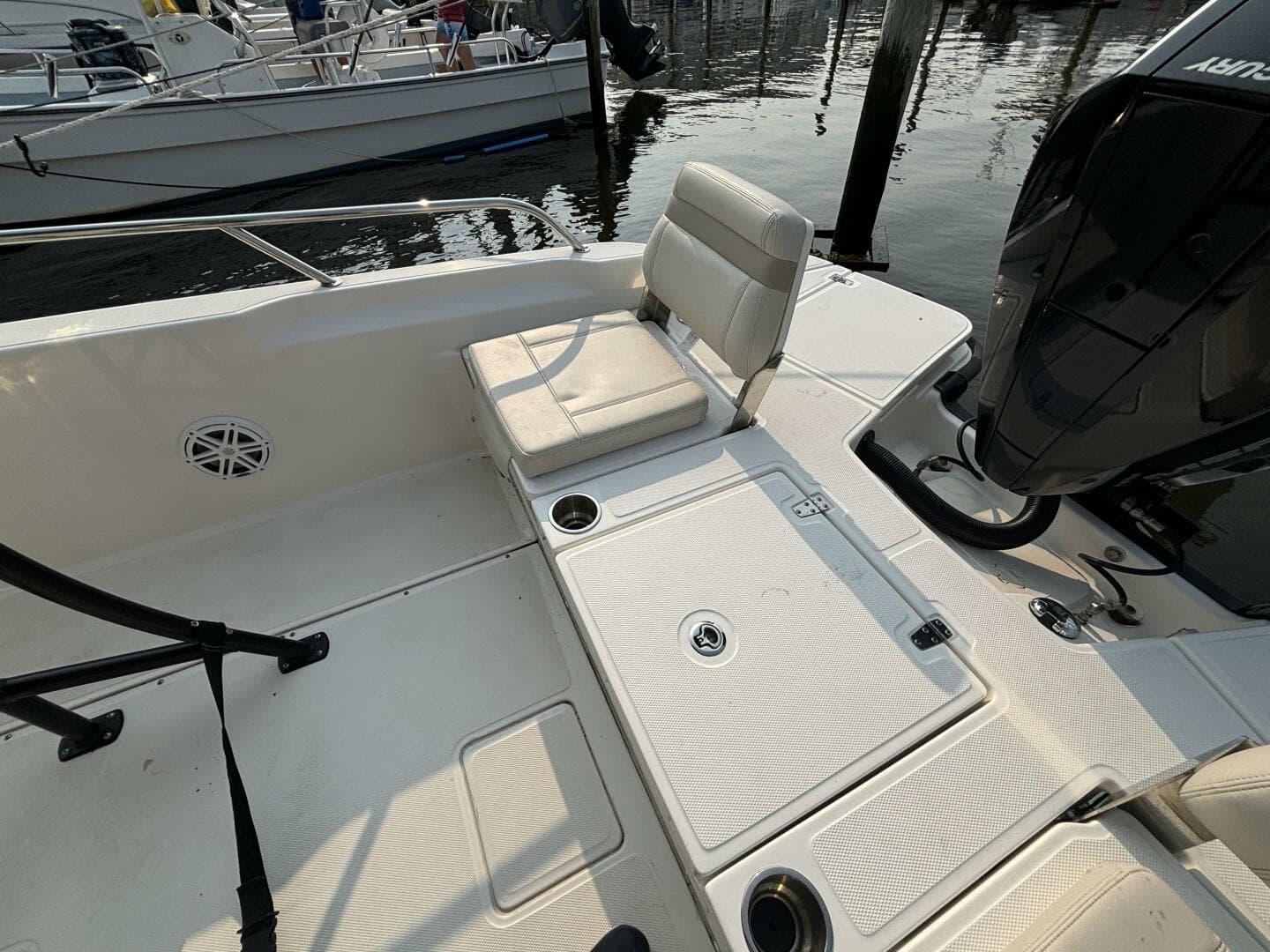 2023 Boston Whaler 250 Dauntless