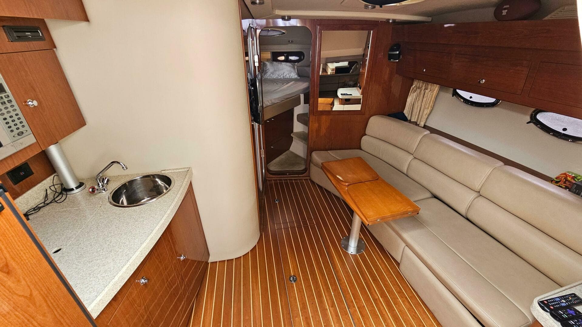 2007 Regal 3760 Commodore