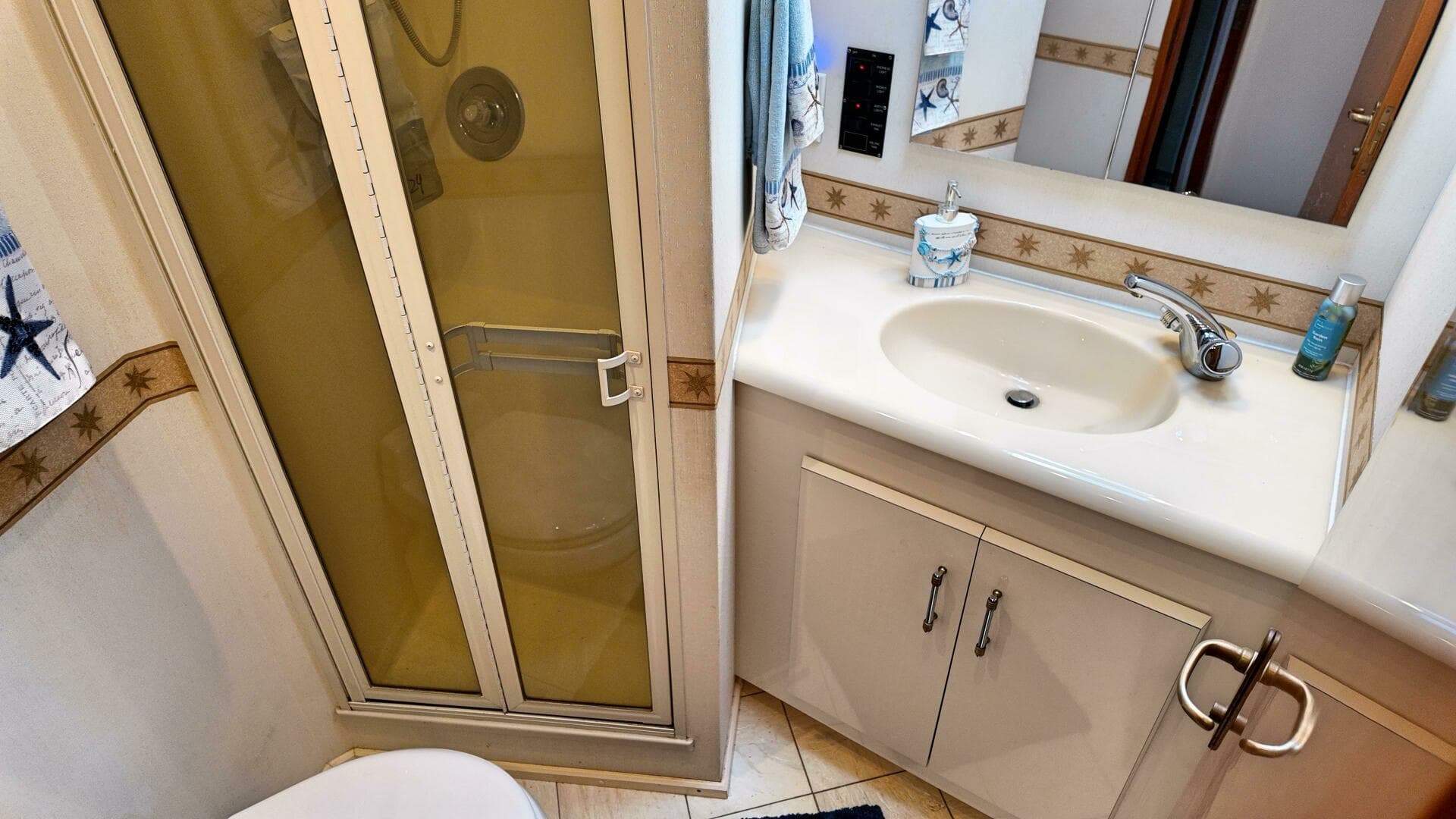 1999 Viking 60 Cockpit Sport Yacht