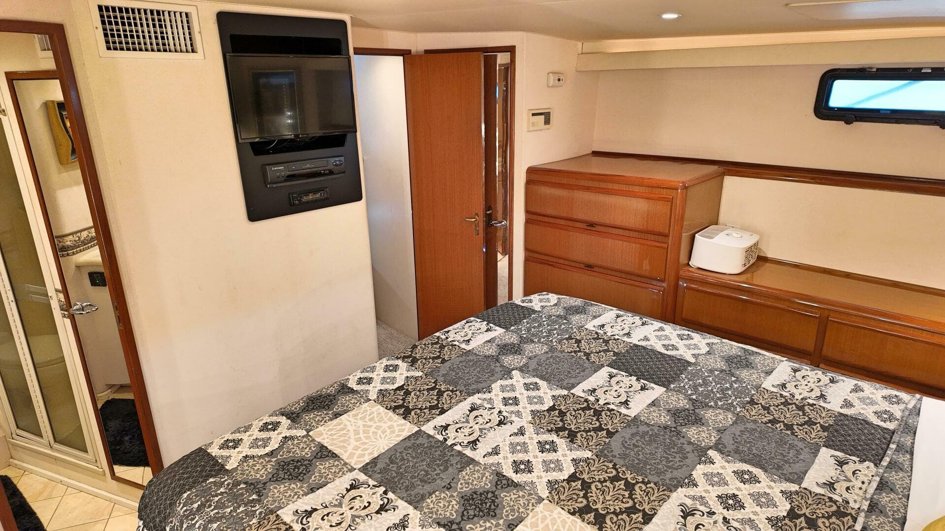 1999 Viking 60 Cockpit Sport Yacht