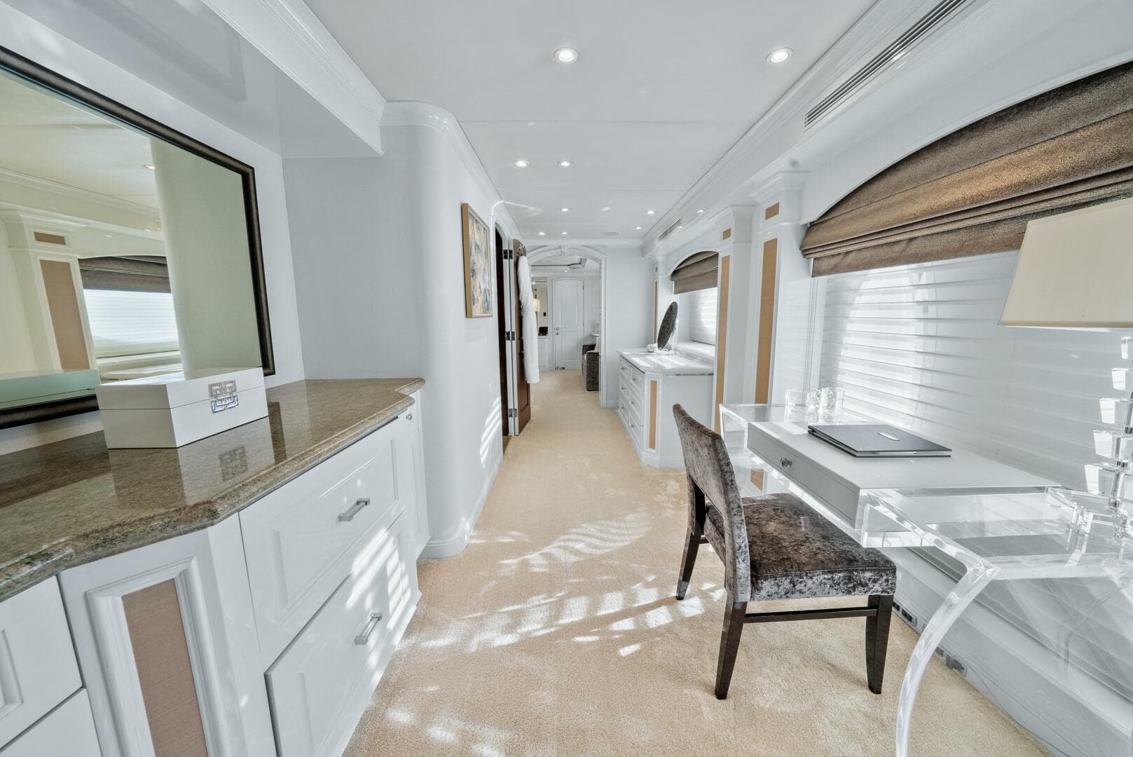 2005 Trinity Yachts Tri-Deck