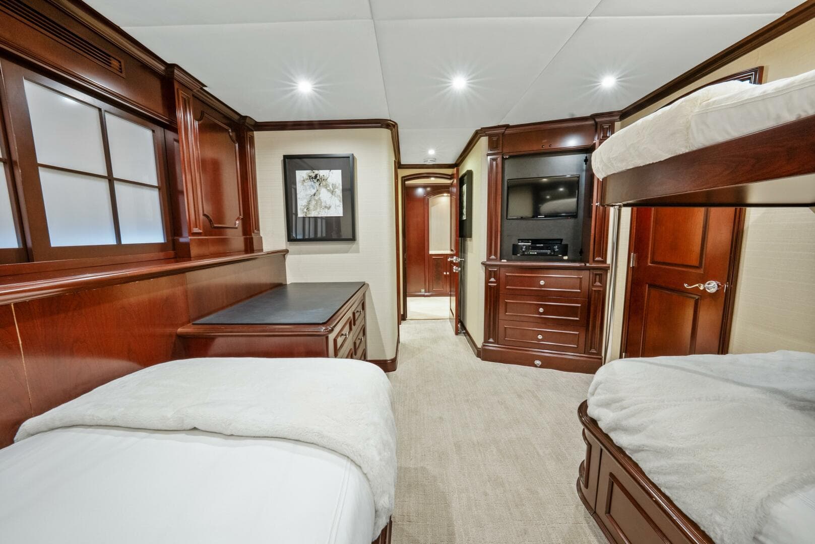 2005 Trinity Yachts Tri-Deck