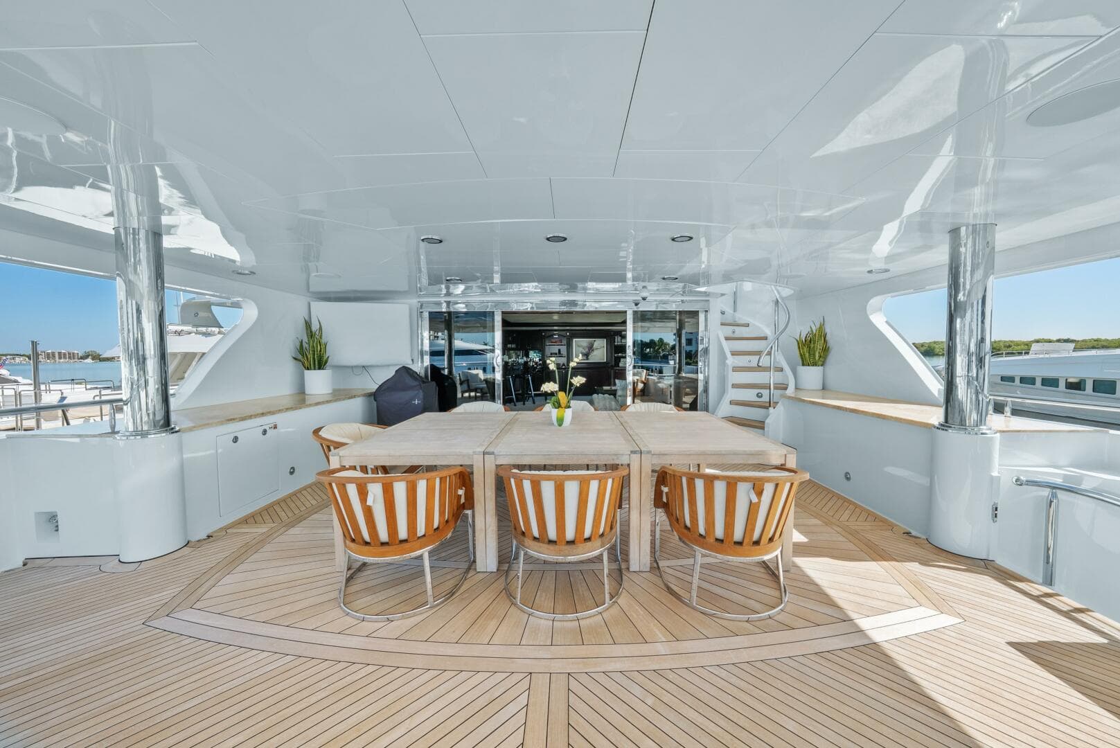 2005 Trinity Yachts Tri-Deck