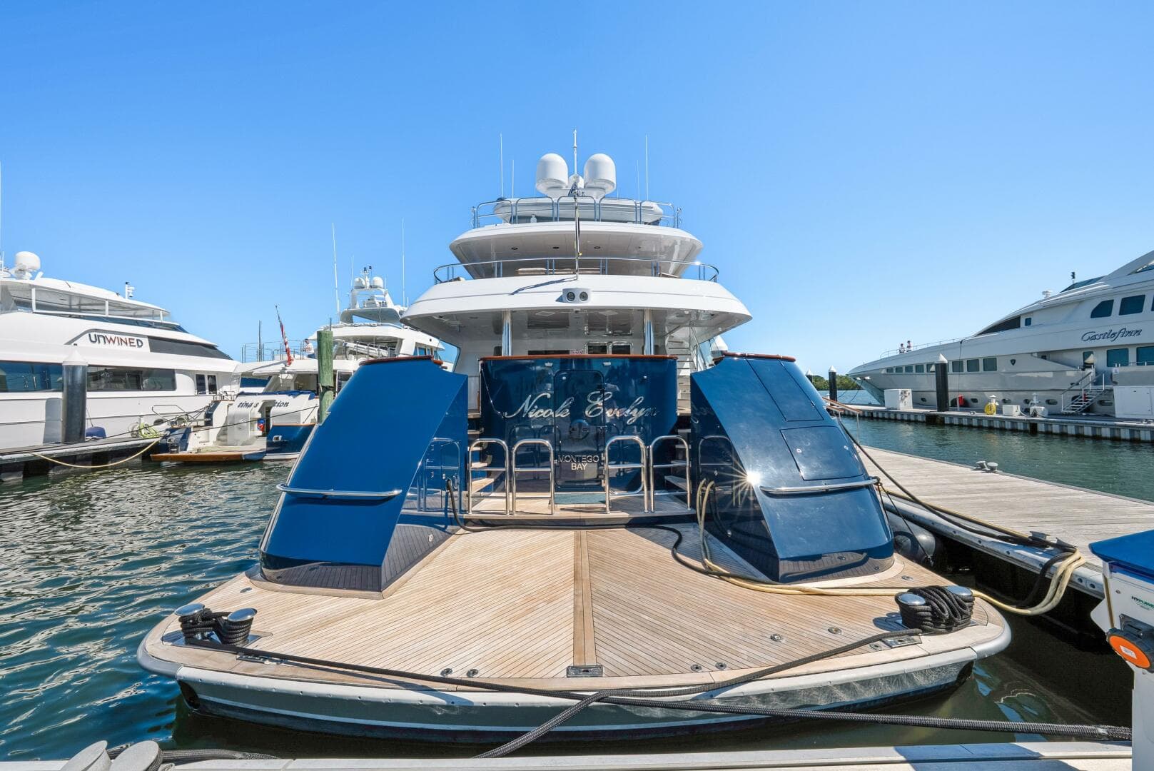 2005 Trinity Yachts Tri-Deck