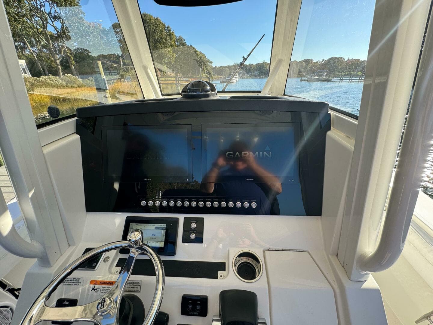 2020 Regulator 31 FS with Mezz