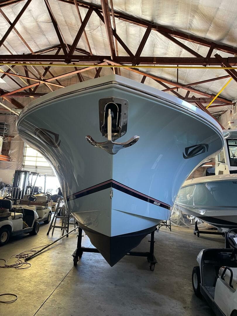 2020 Regulator 31 FS with Mezz